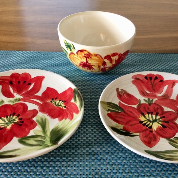 Tropical Hibiscus Dinnerware by Tabletops Gallery - 2 Salad Plates, 1 Soup Bowl - Picture 1 of 5